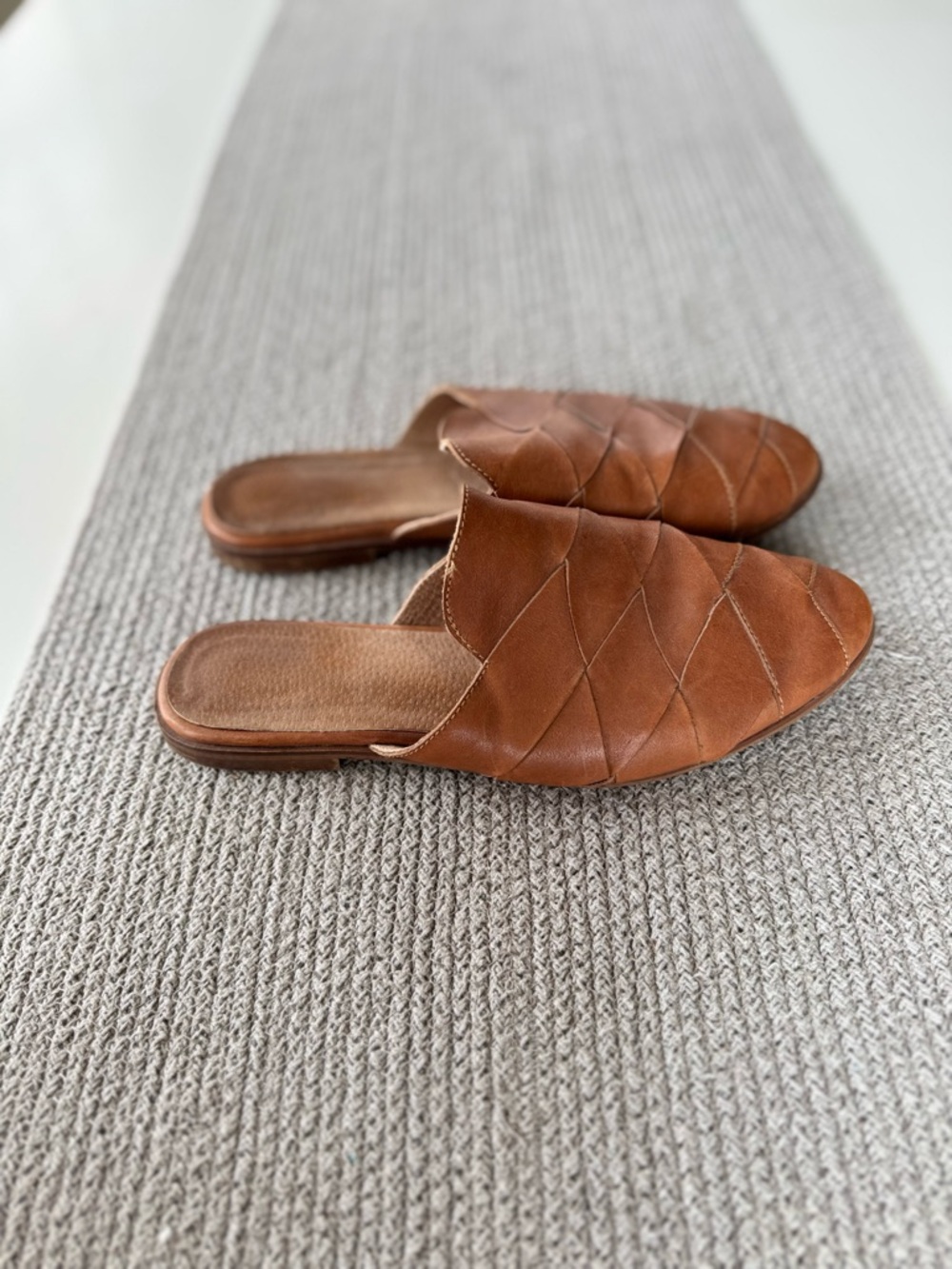 Seychelles Cognac Brown Leather Woven Mules Slides Sz 8.5 - Picture 4 of 9